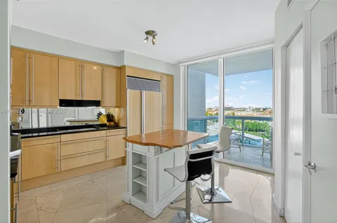 $3,850,000 | 1000 South Pointe Drive, Unit 703, Miami Beach, FL 33139