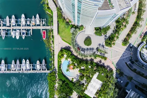 $3,850,000 | 1000 South Pointe Drive, Unit 703, Miami Beach, FL 33139