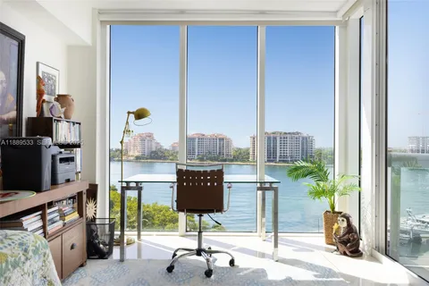 $3,850,000 | 1000 South Pointe Drive, Unit 703, Miami Beach, FL 33139