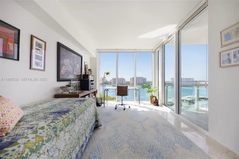 $3,850,000 | 1000 South Pointe Drive, Unit 703, Miami Beach, FL 33139
