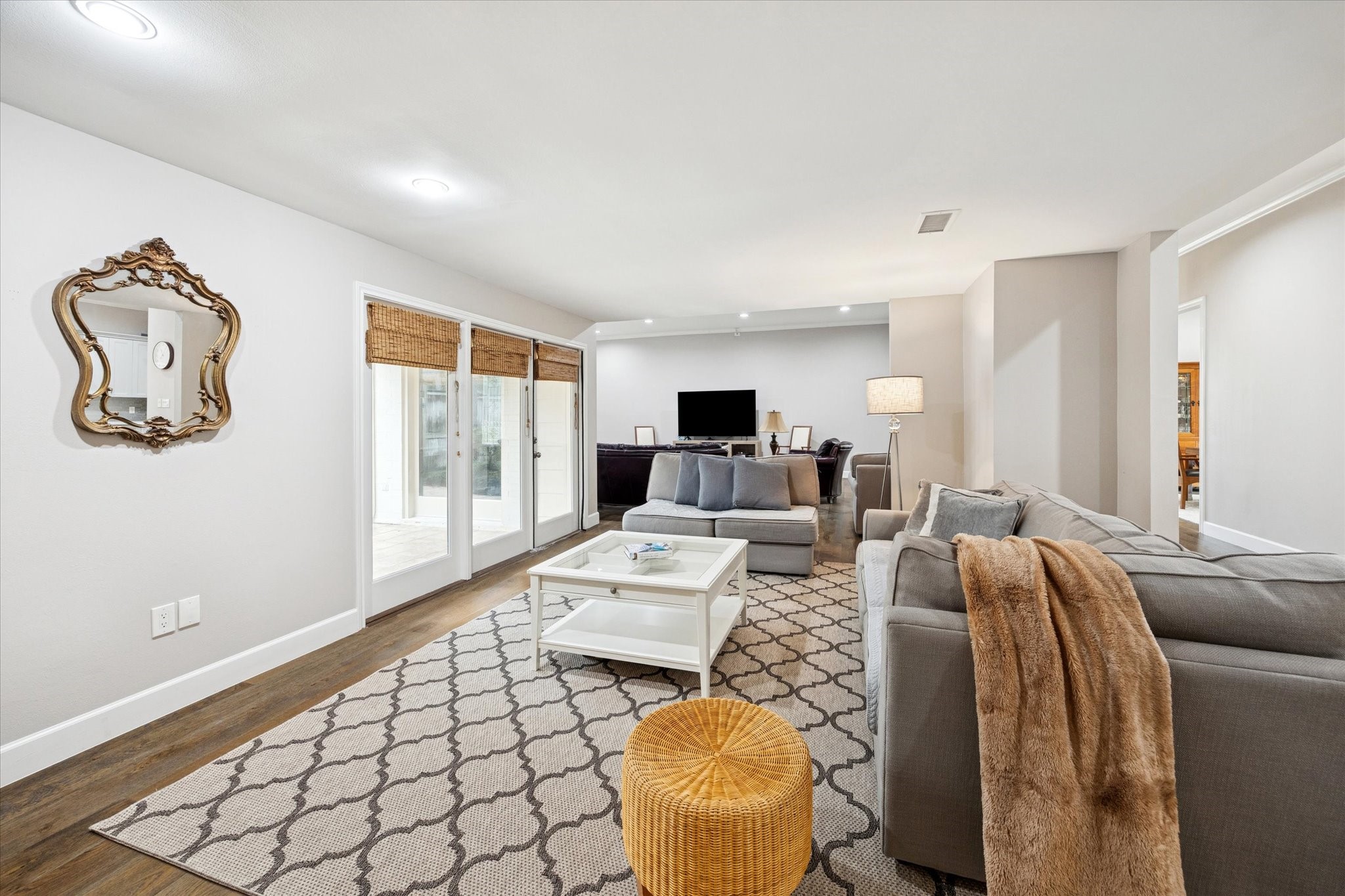 242 Vanderpool Lane Houston, TX 77024 - Photo 16 of 45 a living room with furniture