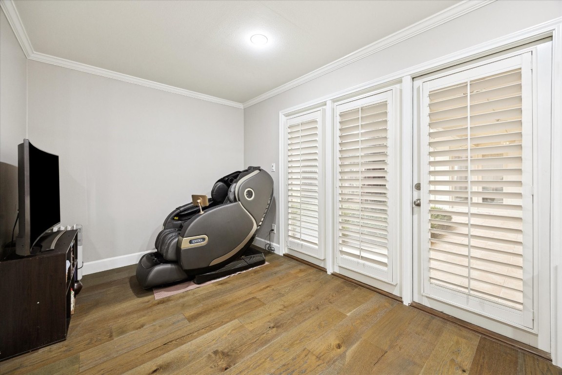 242 Vanderpool Lane Houston, TX 77024 - Photo 21 of 45 This corner of the primary bedroom would make a great home office space.