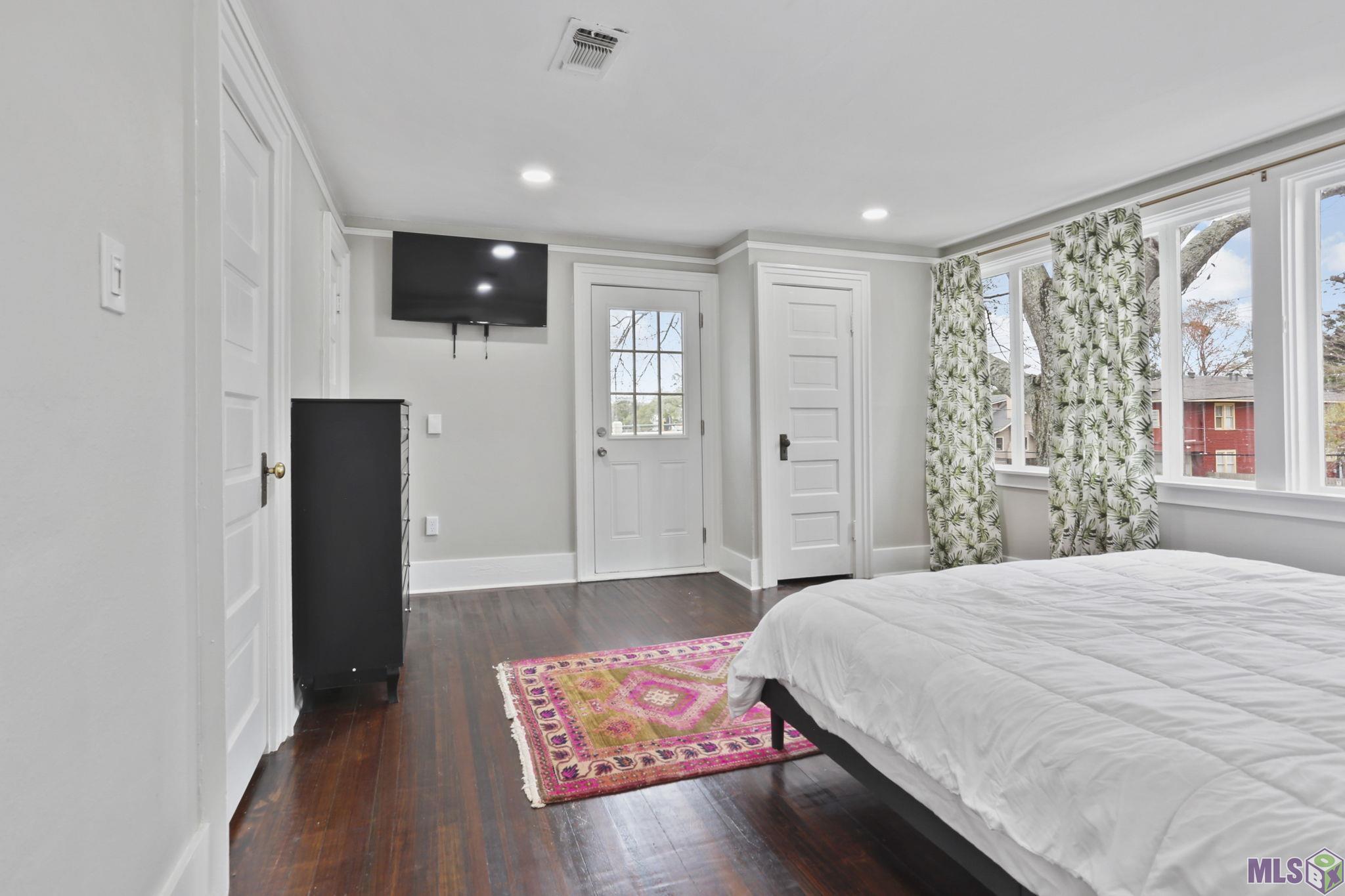 2103 Government Street Baton Rouge, LA 70806 - Photo 5 of 20 Upstairs Primary Bedroom
