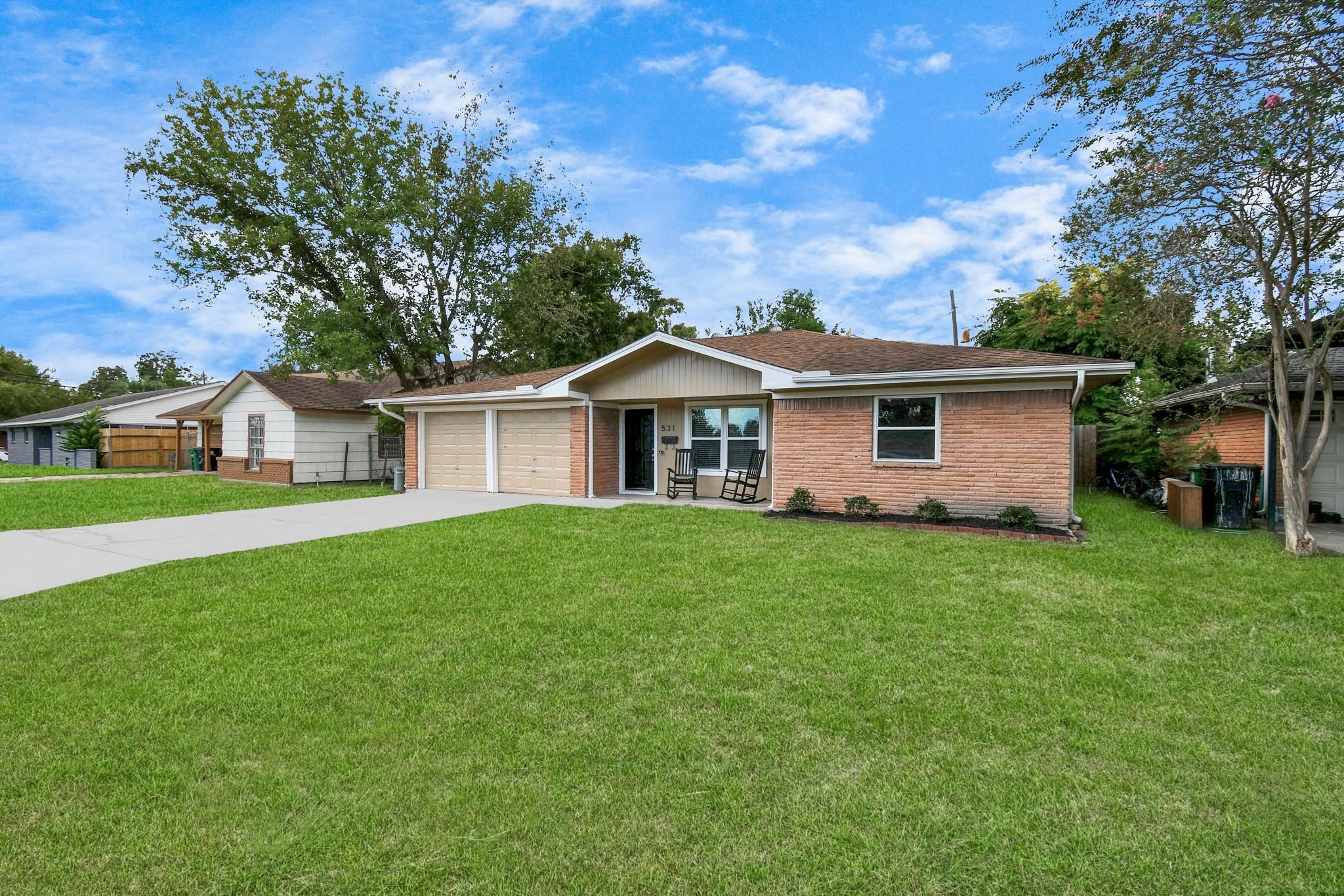531 Edgebrook Drive Houston, TX 77034 - Photo 5 of 26 a view of outdoor space yard and large tree