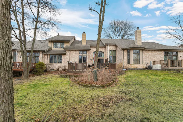 $350,000 | 70 Deer Haven Court, Crete, IL 60417