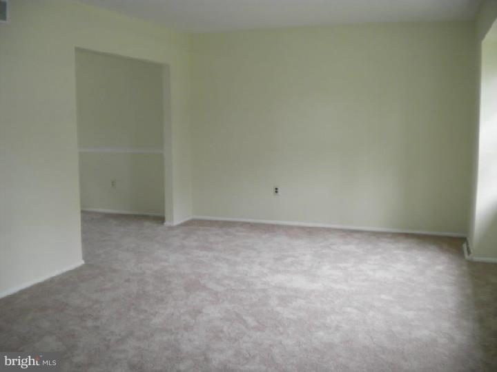 21 Vicksburg Road Clementon, NJ 08021 - Photo 3 of 25