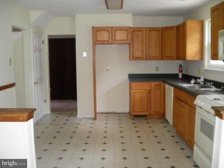 21 Vicksburg Road Clementon, NJ 08021 - Photo 8 of 25