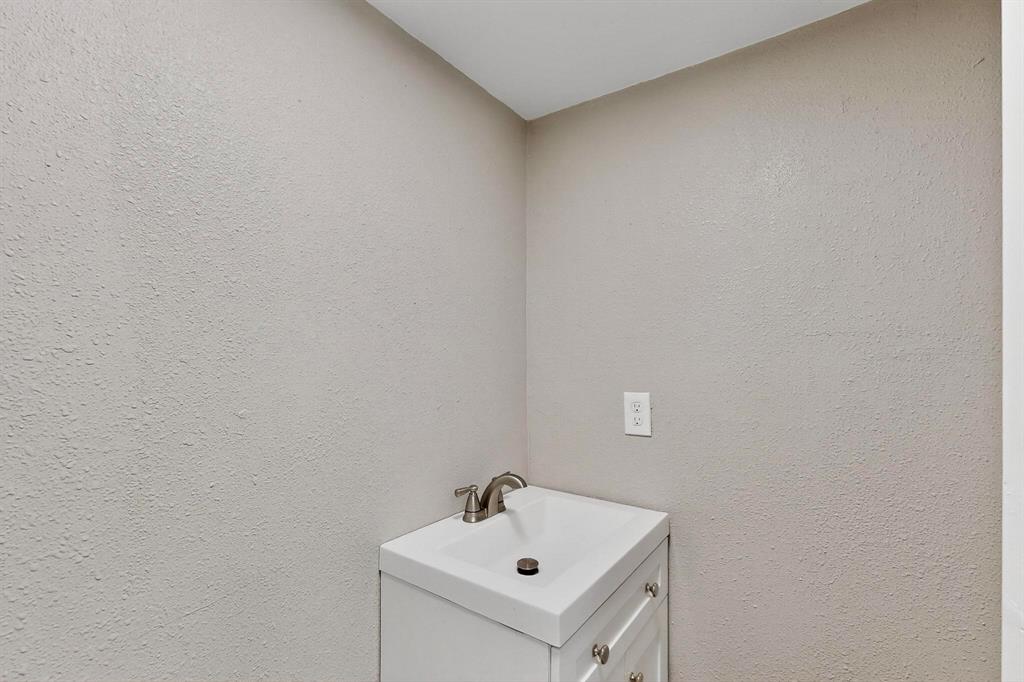 3112 Red River Street Melissa, TX 75454 - Photo 27 of 40 Bathroom featuring vanity