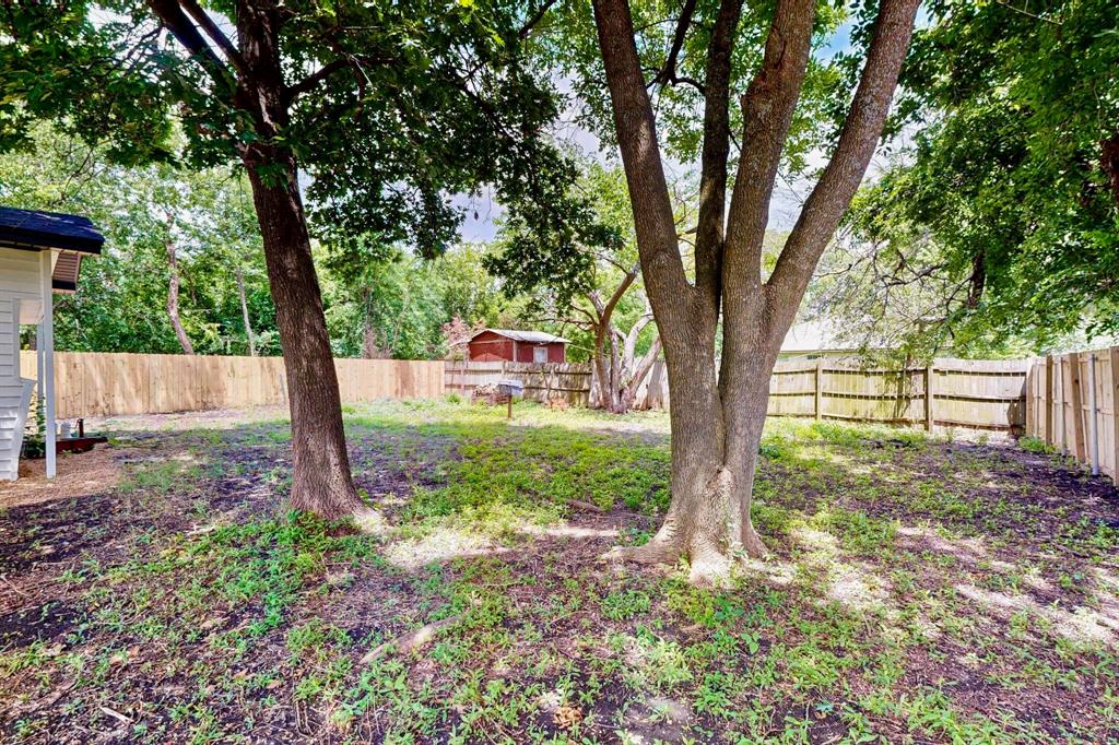 3112 Red River Street Melissa, TX 75454 - Photo 32 of 40 View of fenced backyard