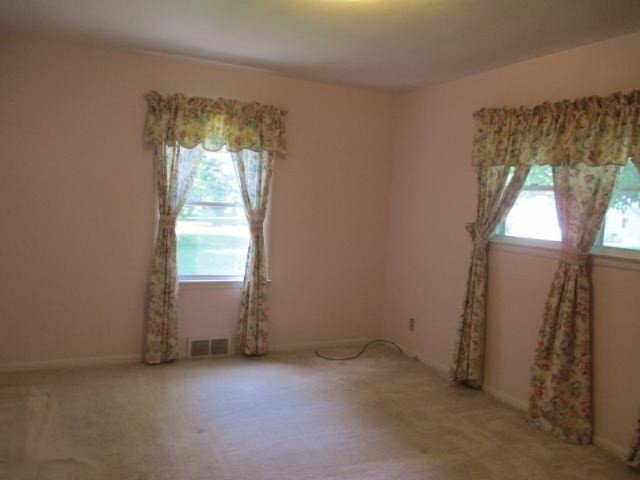209 Park Road Bangor, MI 49013 - Photo 17 of 42 209 Park Rd Bangor 014 (640x480)