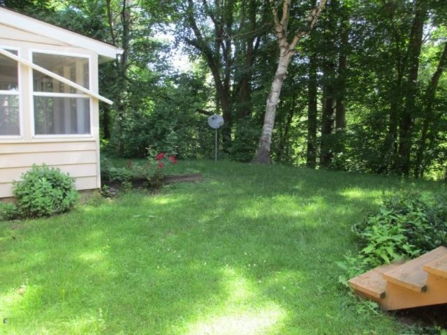 209 Park Road Bangor, MI 49013 - Photo 38 of 42 209 Park Rd Bangor 033 (640x480)