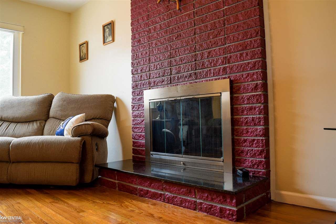 34641 Greentrees Road Sterling Heights, MI 48312 - Photo 5 of 28 50035537-4.JPG