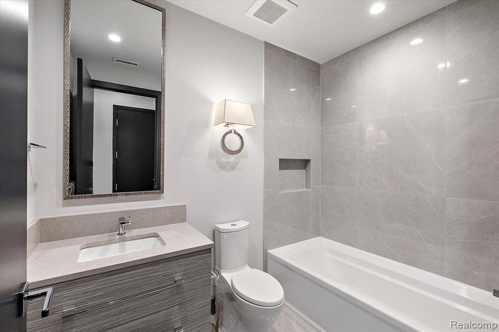 2051 Villa Road, Unit 405 Birmingham, MI 48009 - Photo 22 of 37