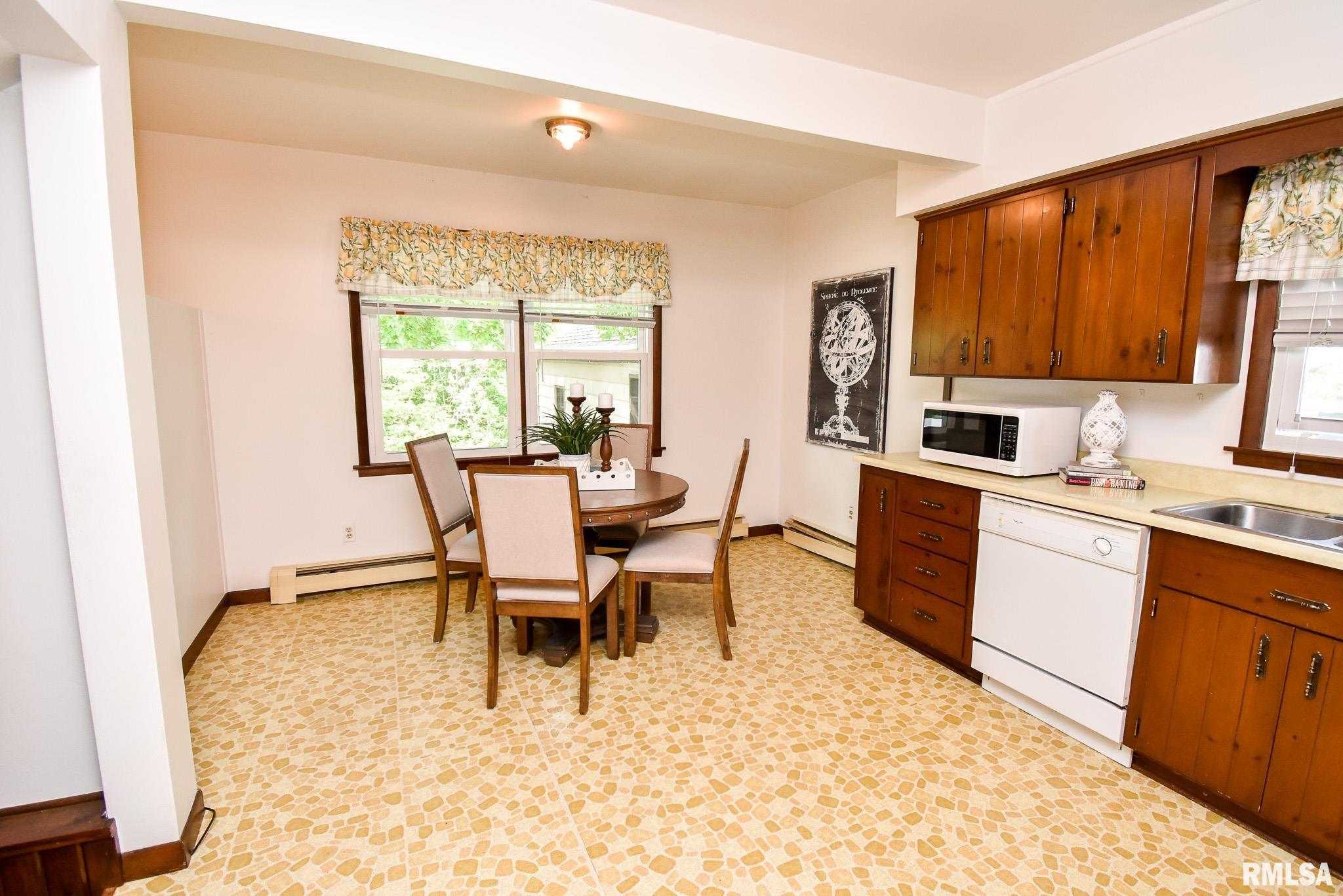 710 Springfield Road East Peoria, IL 61611 - Photo 11 of 35