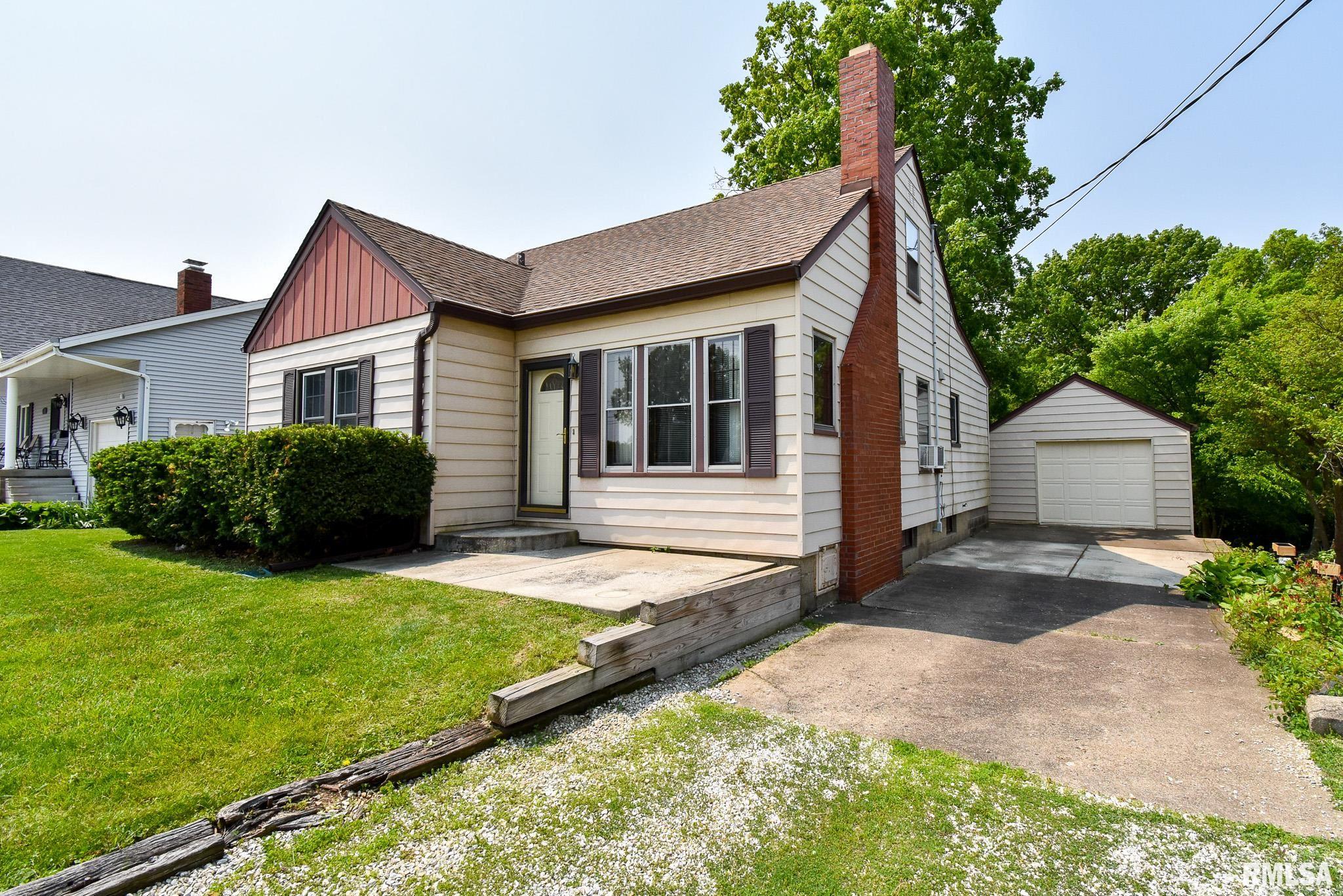 710 Springfield Road East Peoria, IL 61611 - Photo 3 of 35