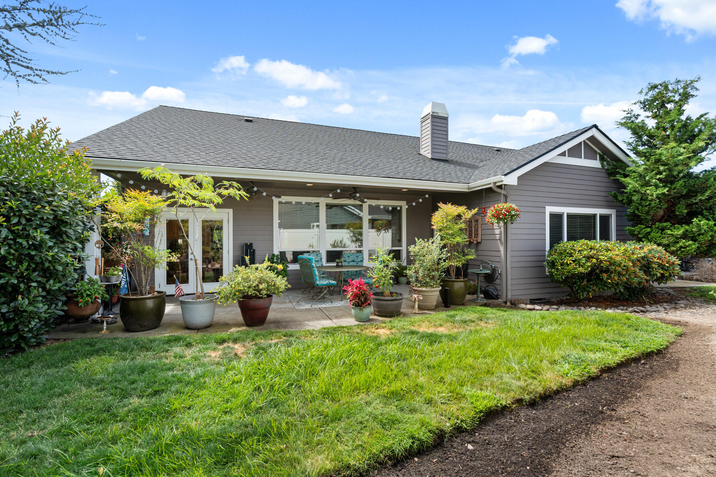 115 Sandridge Way Eagle Point, OR 97524 - Photo 31 of 36 _115 Sandridge Way_ Eagle Point-23