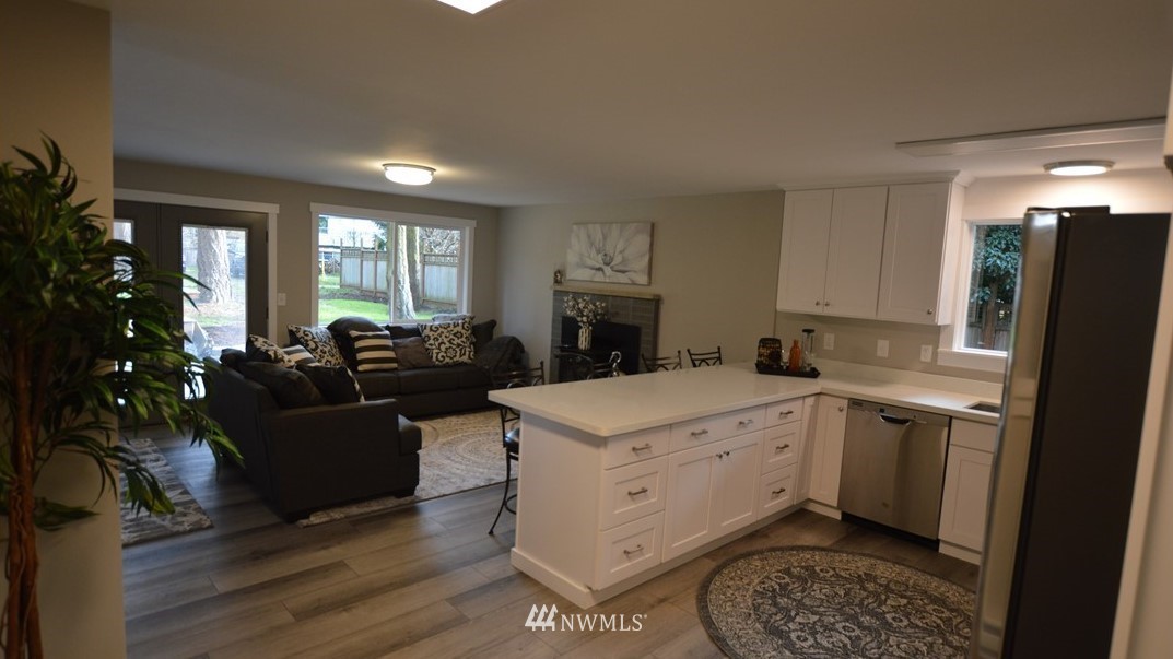 1948 Island View Road Oak Harbor, WA 98277 - Photo 3 of 11 Gallery Image 3