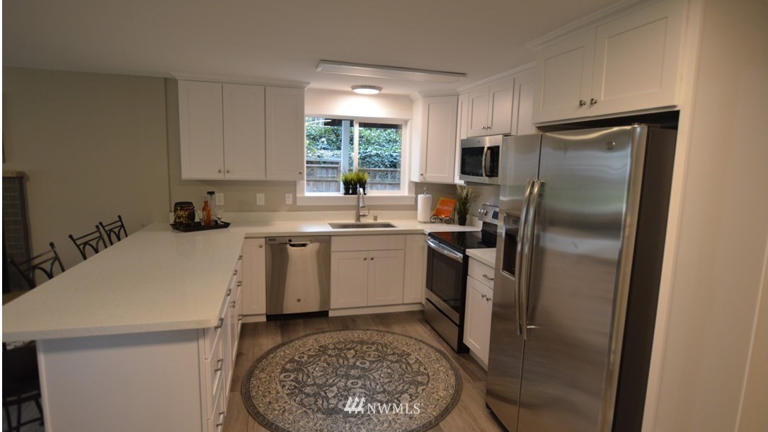 1948 Island View Road Oak Harbor, WA 98277 - Photo 4 of 11 Gallery Image 4