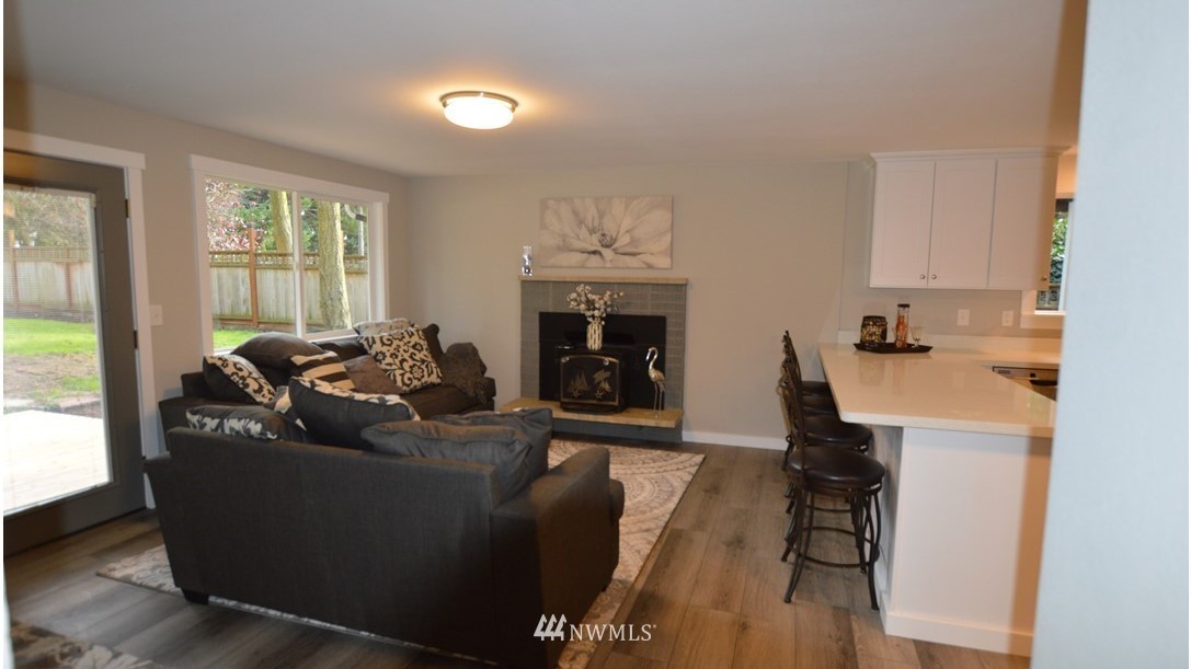 1948 Island View Road Oak Harbor, WA 98277 - Photo 5 of 11 Gallery Image 5