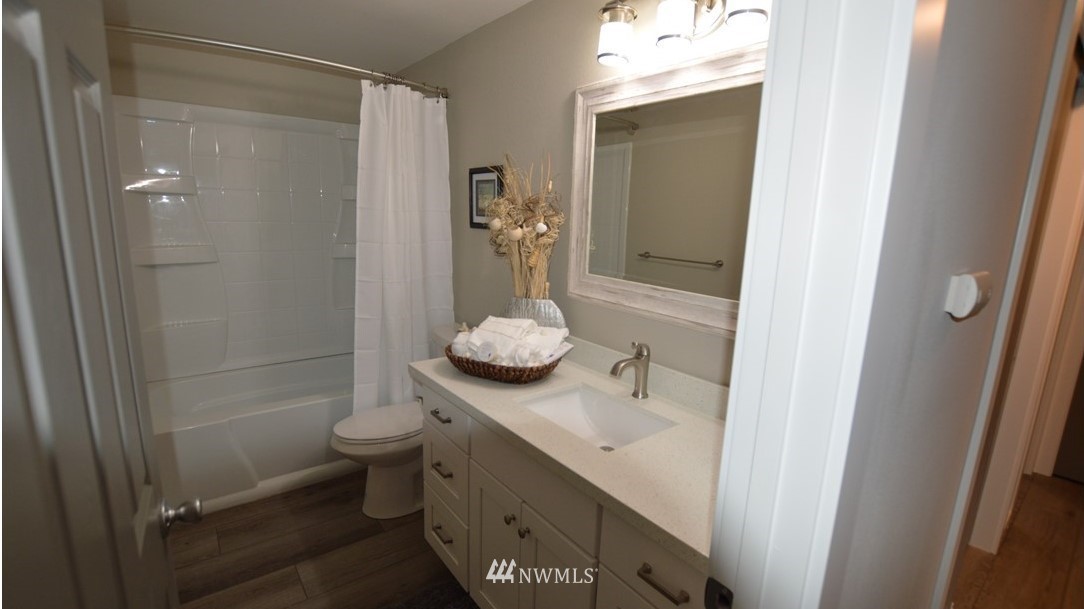 1948 Island View Road Oak Harbor, WA 98277 - Photo 7 of 11 Gallery Image 7