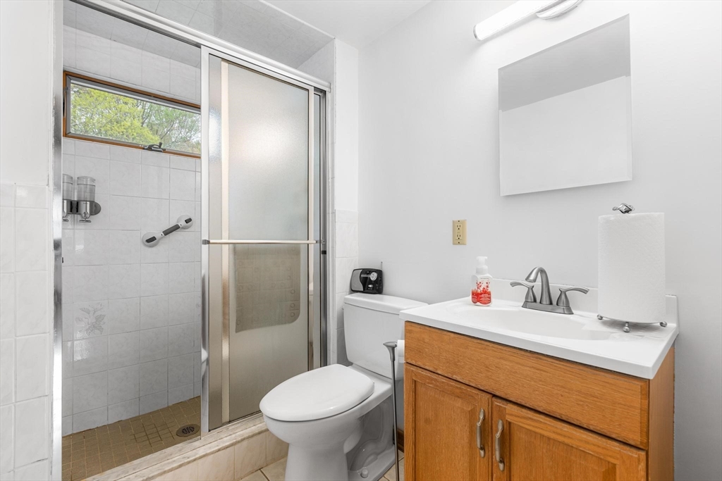 44 Batchelder Road Reading, MA 01867 - Photo 20 of 36 Gallery Image 20