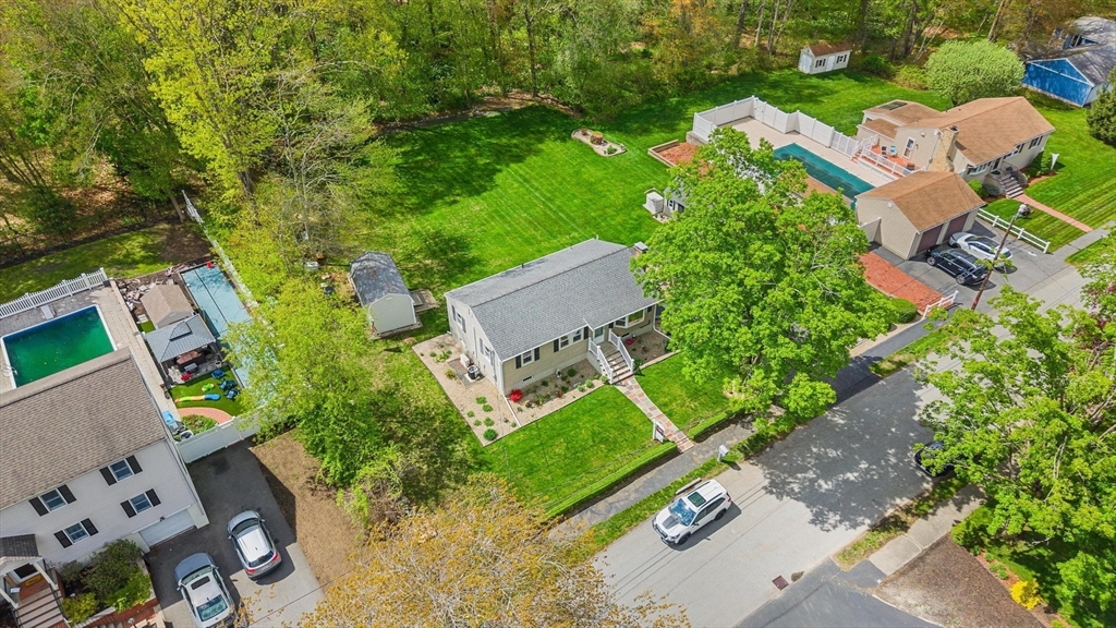 44 Batchelder Road Reading, MA 01867 - Photo 3 of 36 Gallery Image 3