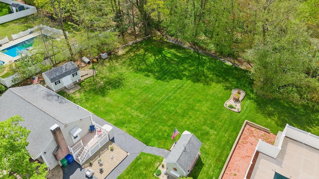 44 Batchelder Road Reading, MA 01867 - Photo 4 of 36 Gallery Image 4