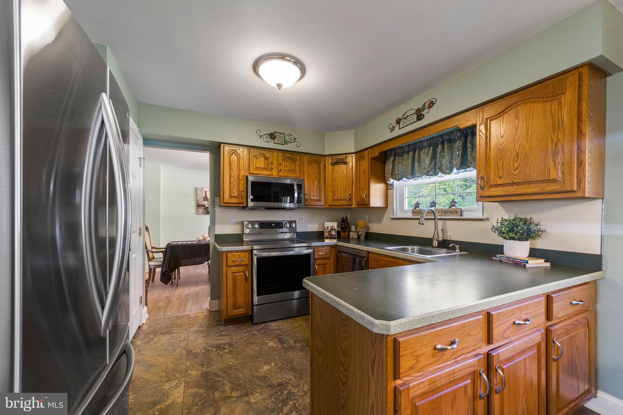 130 Lipizzan Road Sewell, NJ 08080 - Photo 10 of 30 Kitchen