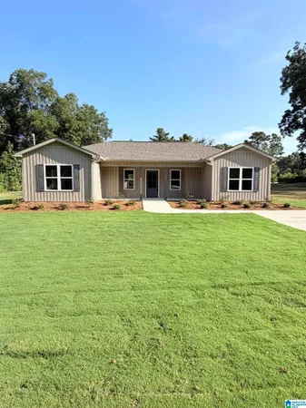 $244,900 | 718 Tippett Avenue, Clanton, AL 35045