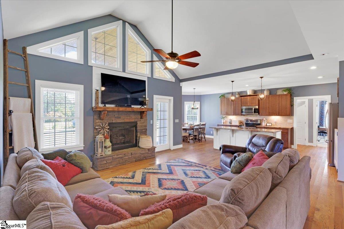 1604 Three And Twenty Road Easley, SC 29642 - Photo 5 of 36
