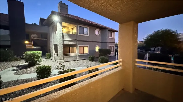 $1,198 | 5068 South Rainbow Boulevard, Unit 101, Las Vegas, NV 89118