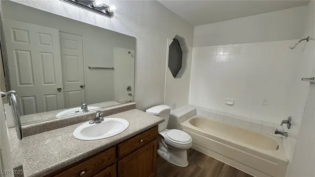 $1,198 | 5068 South Rainbow Boulevard, Unit 101, Las Vegas, NV 89118