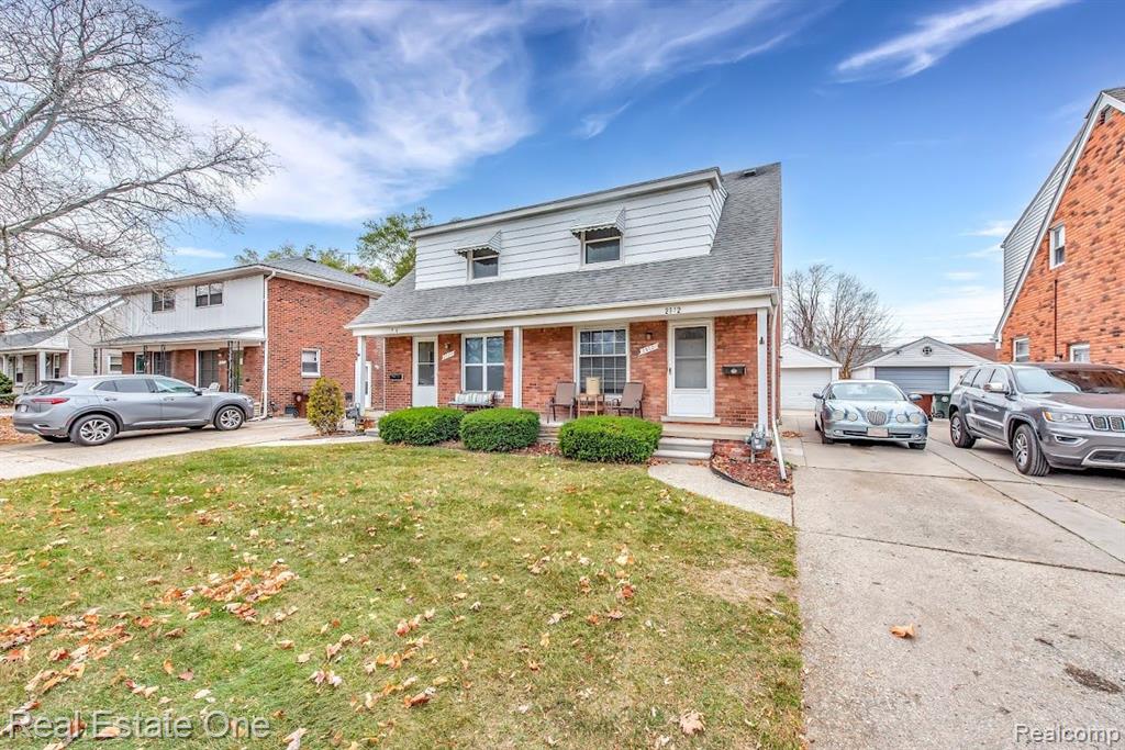 2022 Vernier Road Grosse Pointe Woods, MI 48236 - Photo 3 of 40