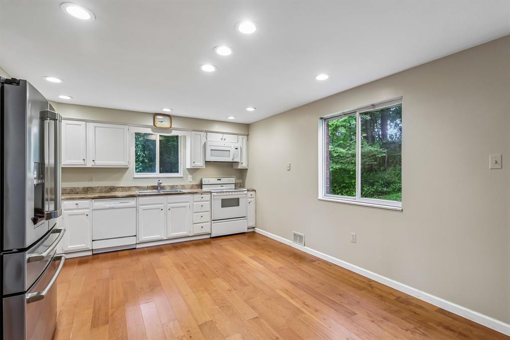 512 Hanover Kendall Road Hookstown, PA 15050 - Photo 17 of 36 Kitchen