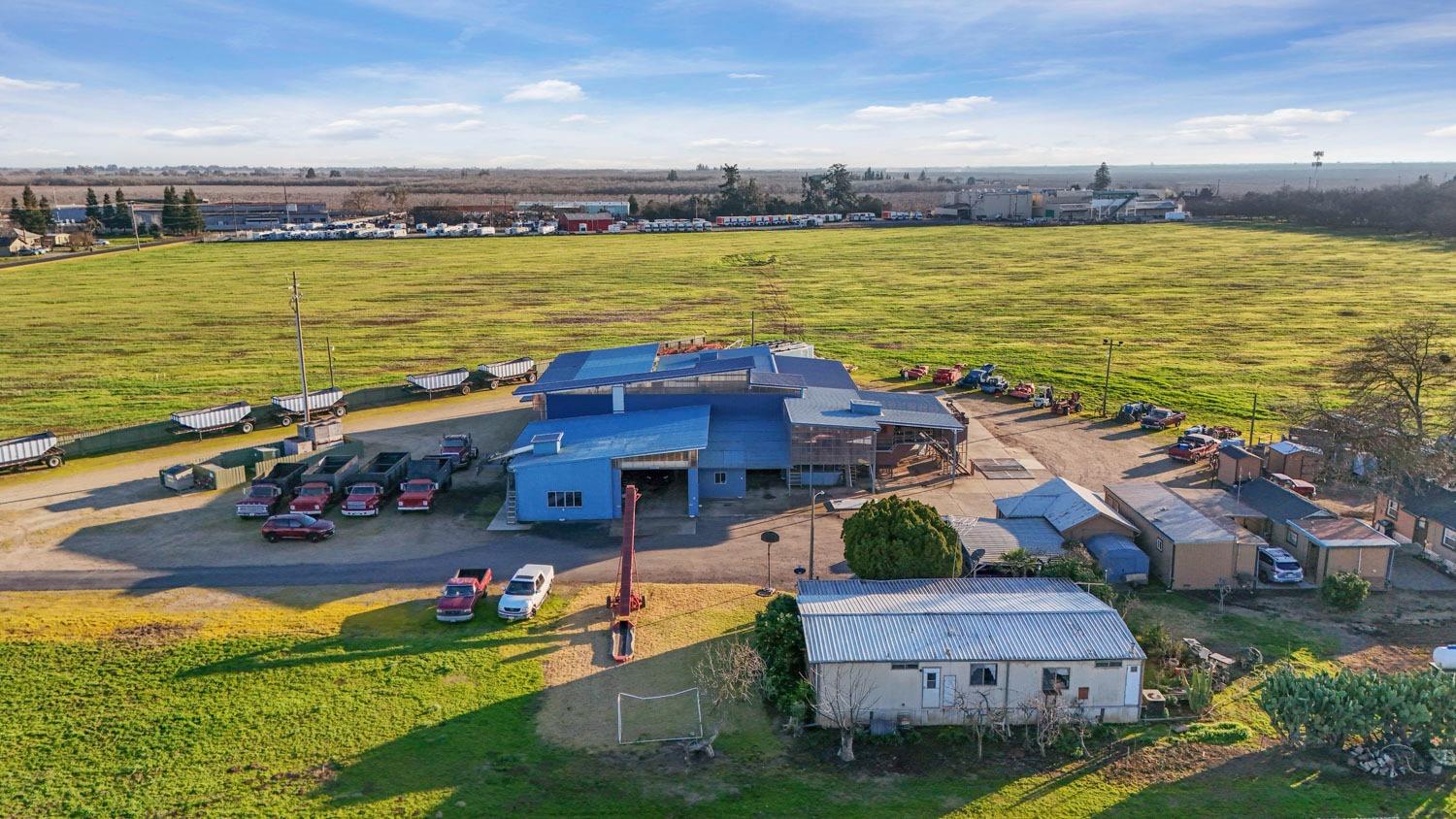 5725 North Wall Road Linden, CA 95236 - Photo 5 of 58