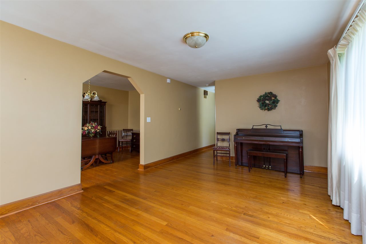 1526 Spring Hill Road Staunton, VA 24401 - Photo 8 of 17 Gallery Image 8