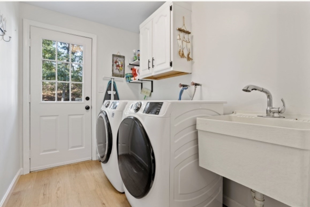 4 Kitson Park Drive Lexington, MA 02421 - Photo 23 of 38 a utility room with dryer and washer