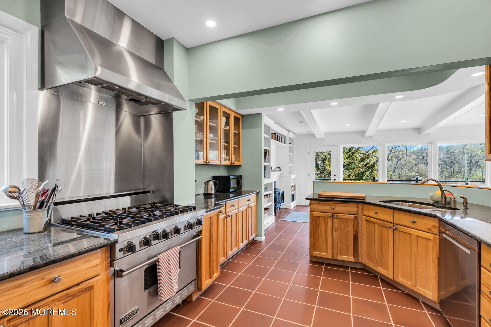 531 Locust Point Road Rumson, NJ 07760 - Photo 22 of 53 Kitchen