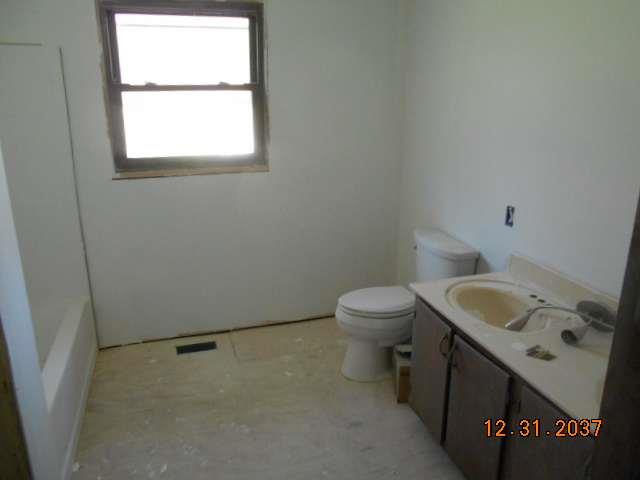 600 Murfreesboro Street Murfreesboro, TN 37127 - Photo 22 of 27 a bathroom with a sink and toilet