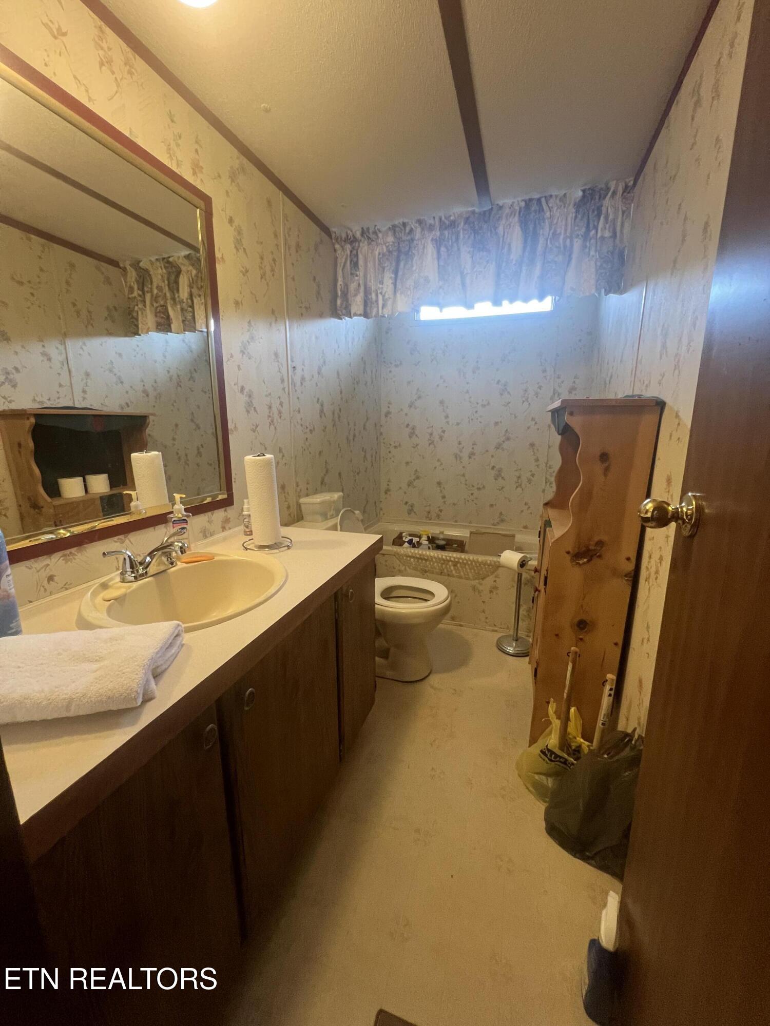 205 Ellison Road La Follette, TN 37757 - Photo 12 of 23 IMG_0108