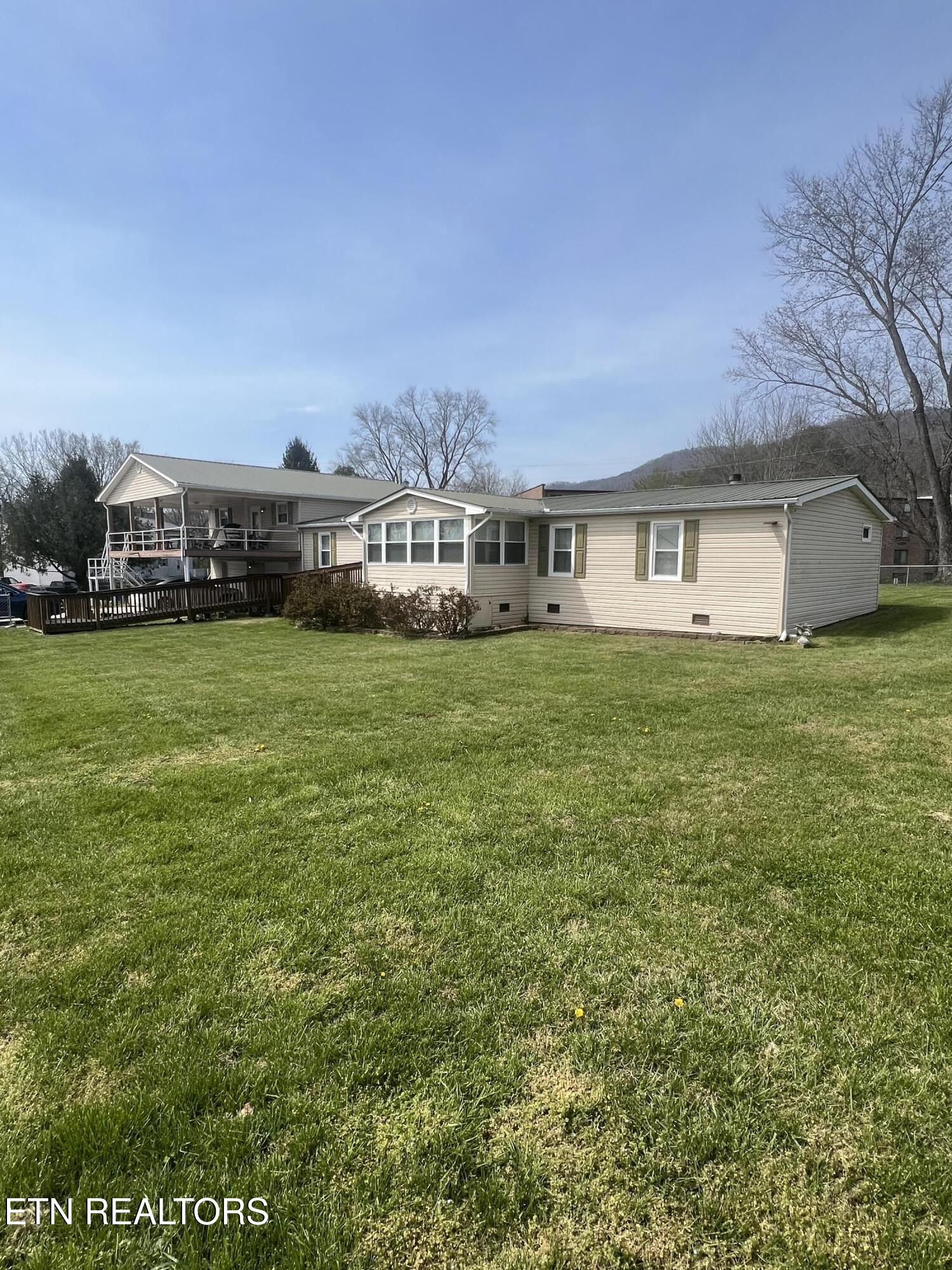 205 Ellison Road La Follette, TN 37757 - Photo 4 of 23 IMG_0121