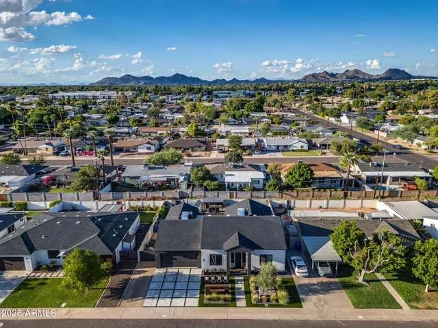 $1,039,900 | 928 East Berridge Lane, Phoenix, AZ 85014