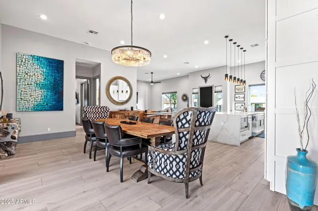 $1,050,000 | 928 East Berridge Lane, Phoenix, AZ 85014