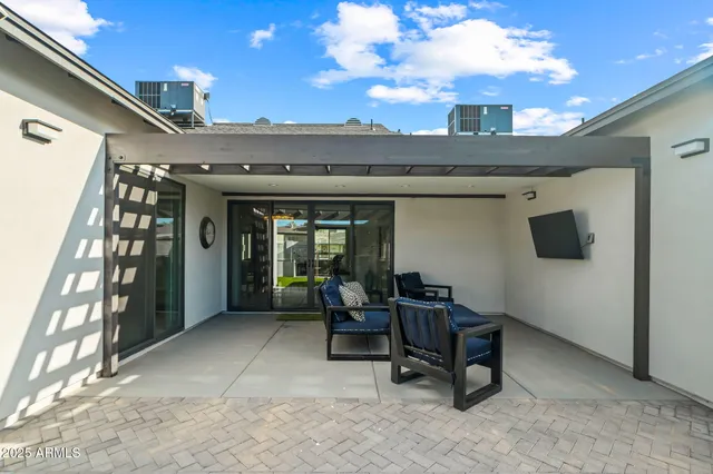 $1,039,900 | 928 East Berridge Lane, Phoenix, AZ 85014