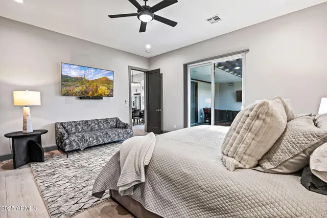 $1,050,000 | 928 East Berridge Lane, Phoenix, AZ 85014