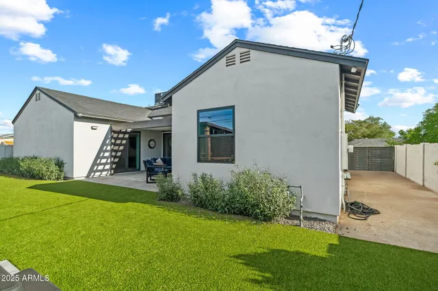 $1,039,900 | 928 East Berridge Lane, Phoenix, AZ 85014