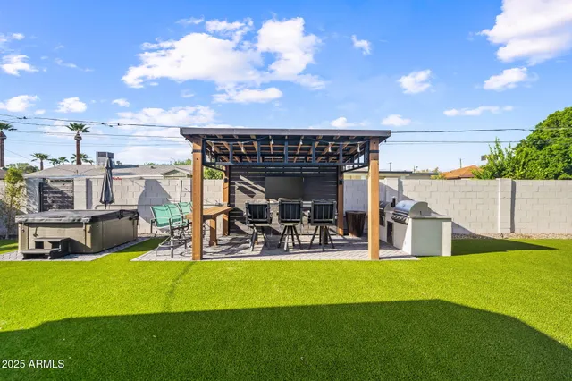 $1,039,900 | 928 East Berridge Lane, Phoenix, AZ 85014