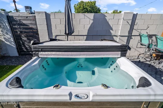 $1,050,000 | 928 East Berridge Lane, Phoenix, AZ 85014