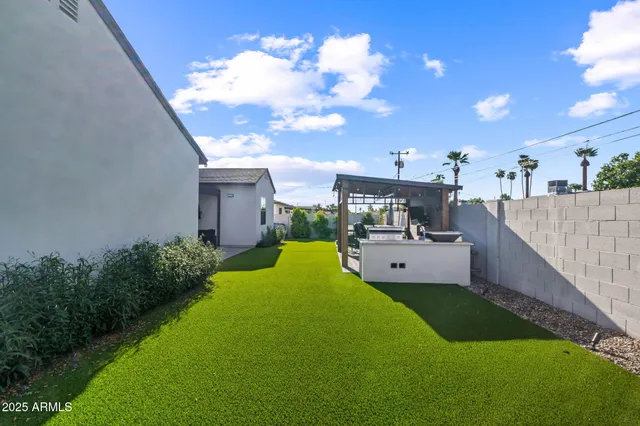 $1,039,900 | 928 East Berridge Lane, Phoenix, AZ 85014