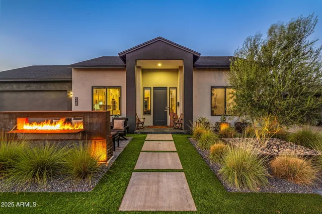 $1,050,000 | 928 East Berridge Lane, Phoenix, AZ 85014